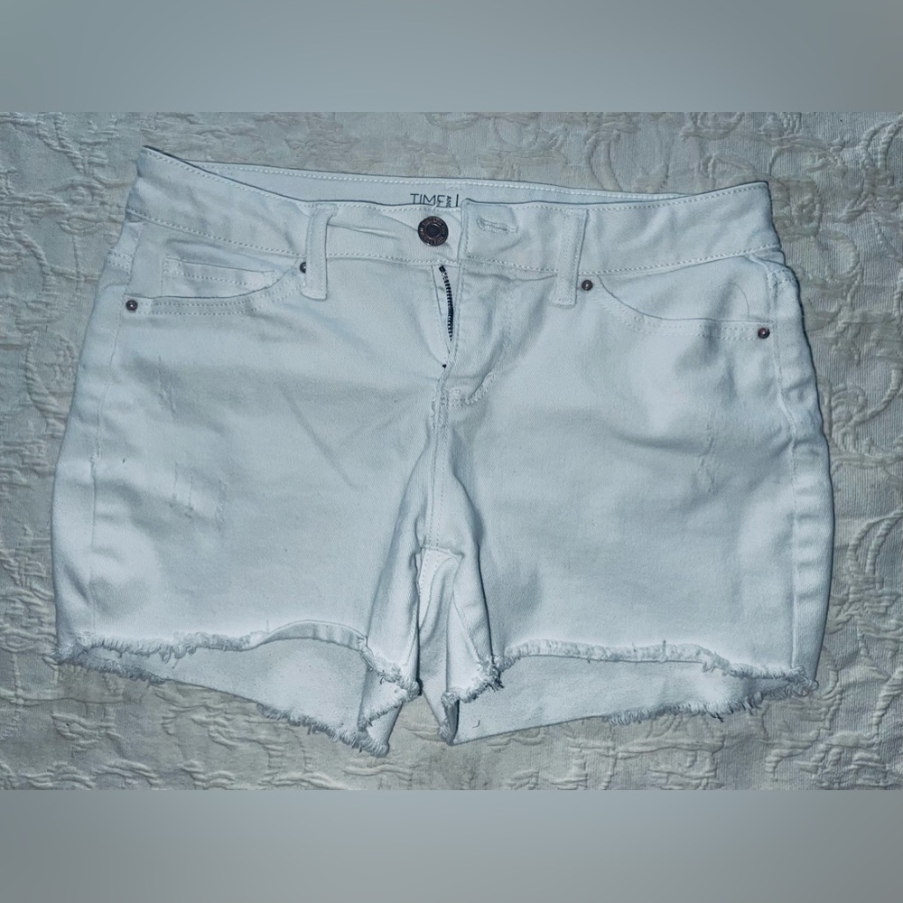 White midi shorts sz 6